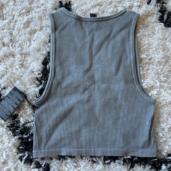 NWT Gray Ribbed Half Top Size Medium - Picture 3 of 3